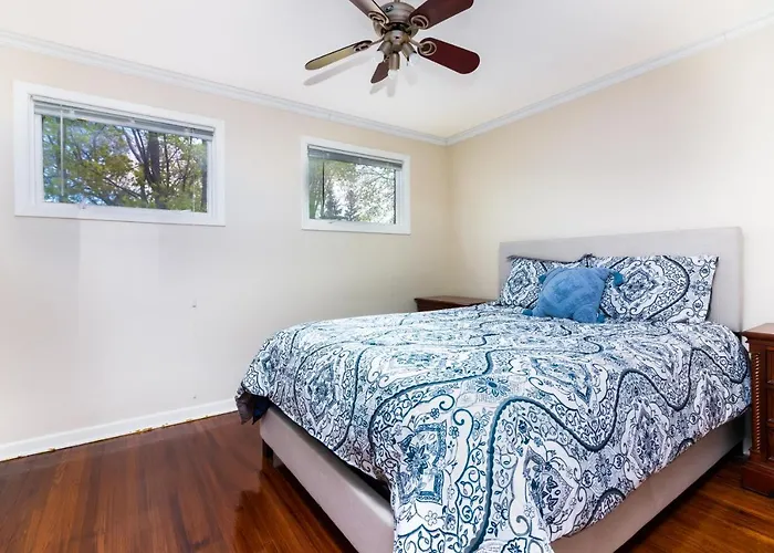 Large 7Br,4Ba, Short Walk To Niagara Falls