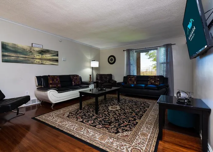 Large 7Br,4Ba, Short Walk To Niagara Falls