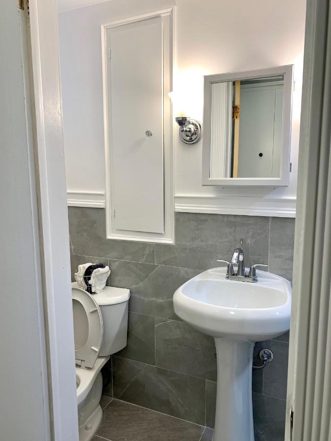 Large 7br,4ba, Short Walk To *