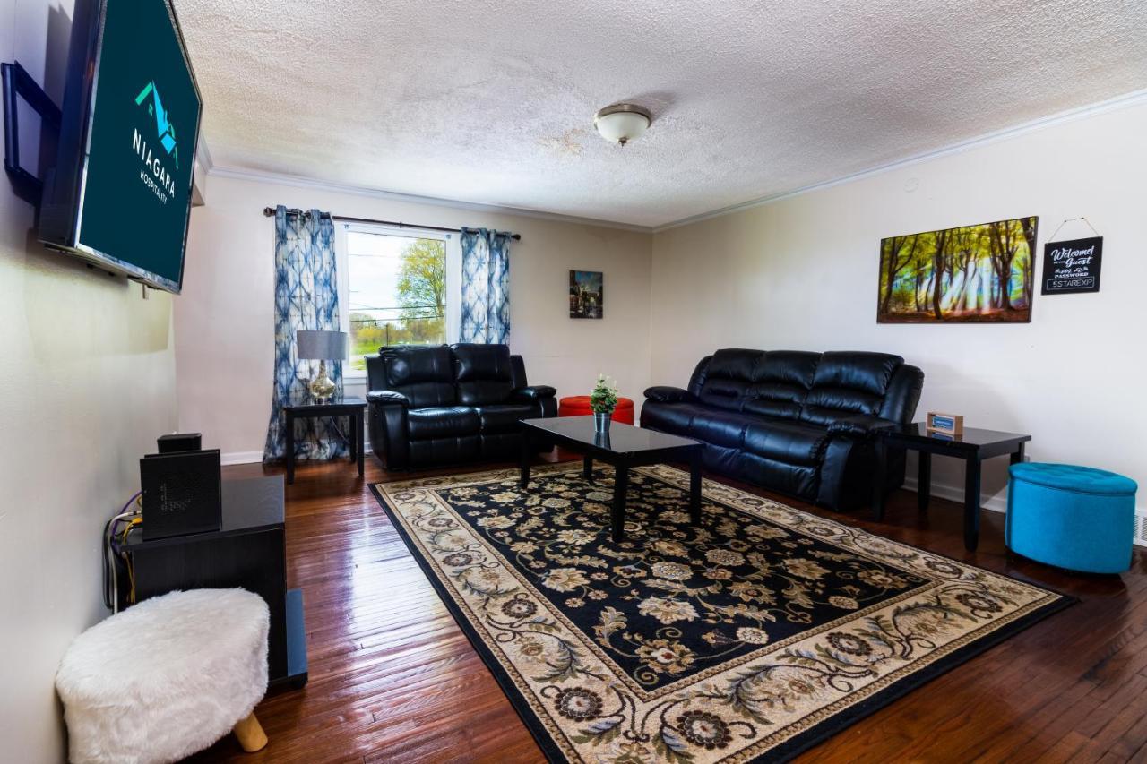 Large 7br,4ba, Short Walk To Holiday home Niagara Falls