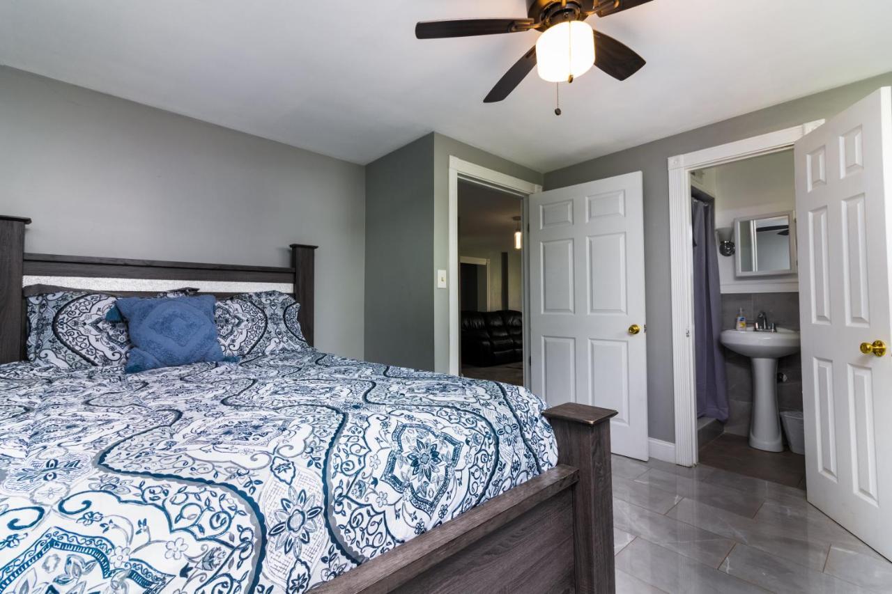 Large 7br,4ba, Short Walk To