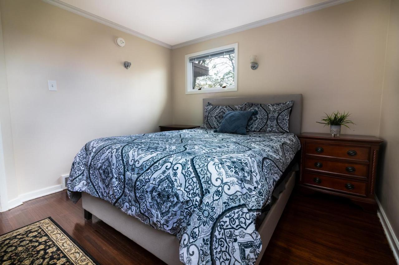 Large 7br,4ba, Short Walk To